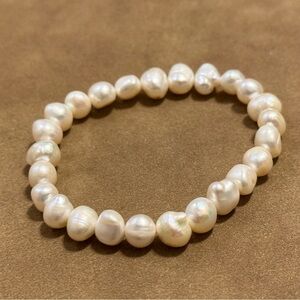 Elegant Pearl Bracelet